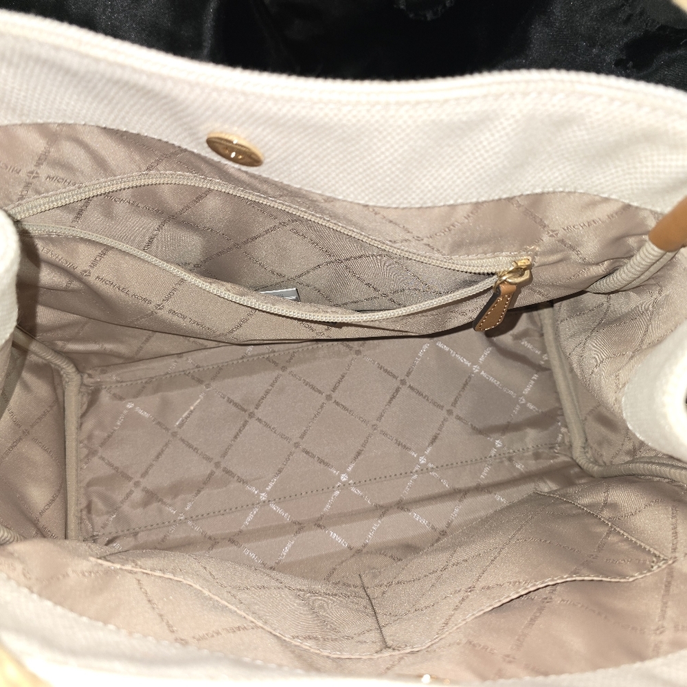 Michael Kors purse - Picture 3 of 5